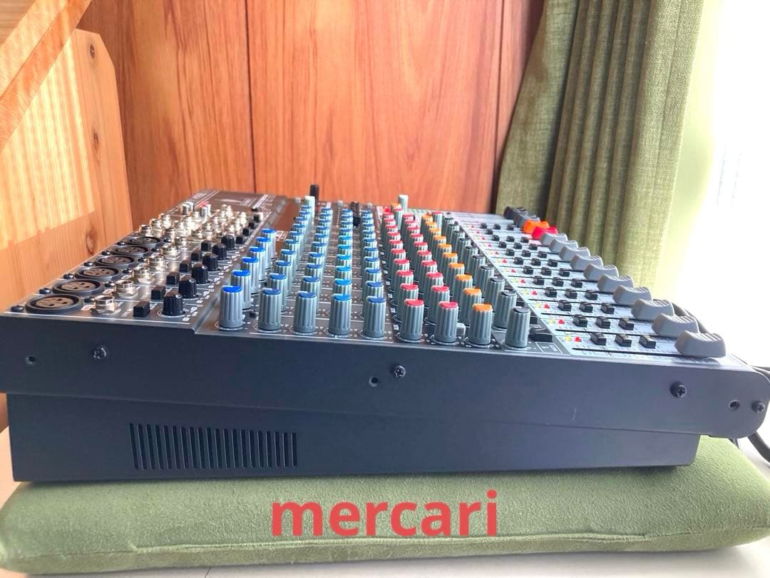 BEHRINGER XENYX X1832 USB 16ch アナログミキサー