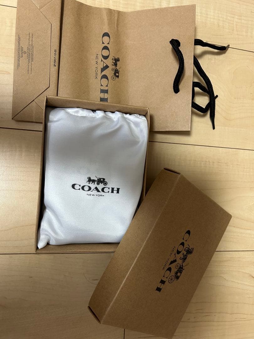 M*f様 COACH ダークブラウン 二つ折り財布