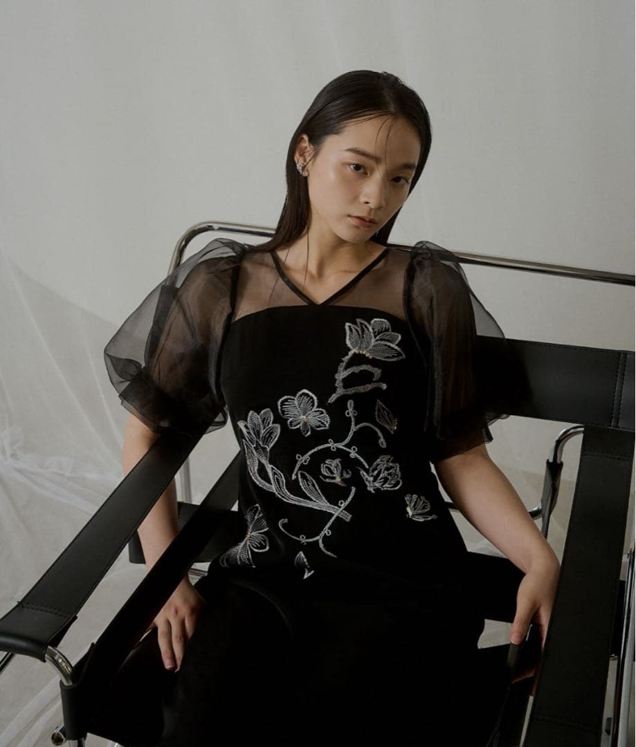 LE’RURE Puffsleeve embroidery dress