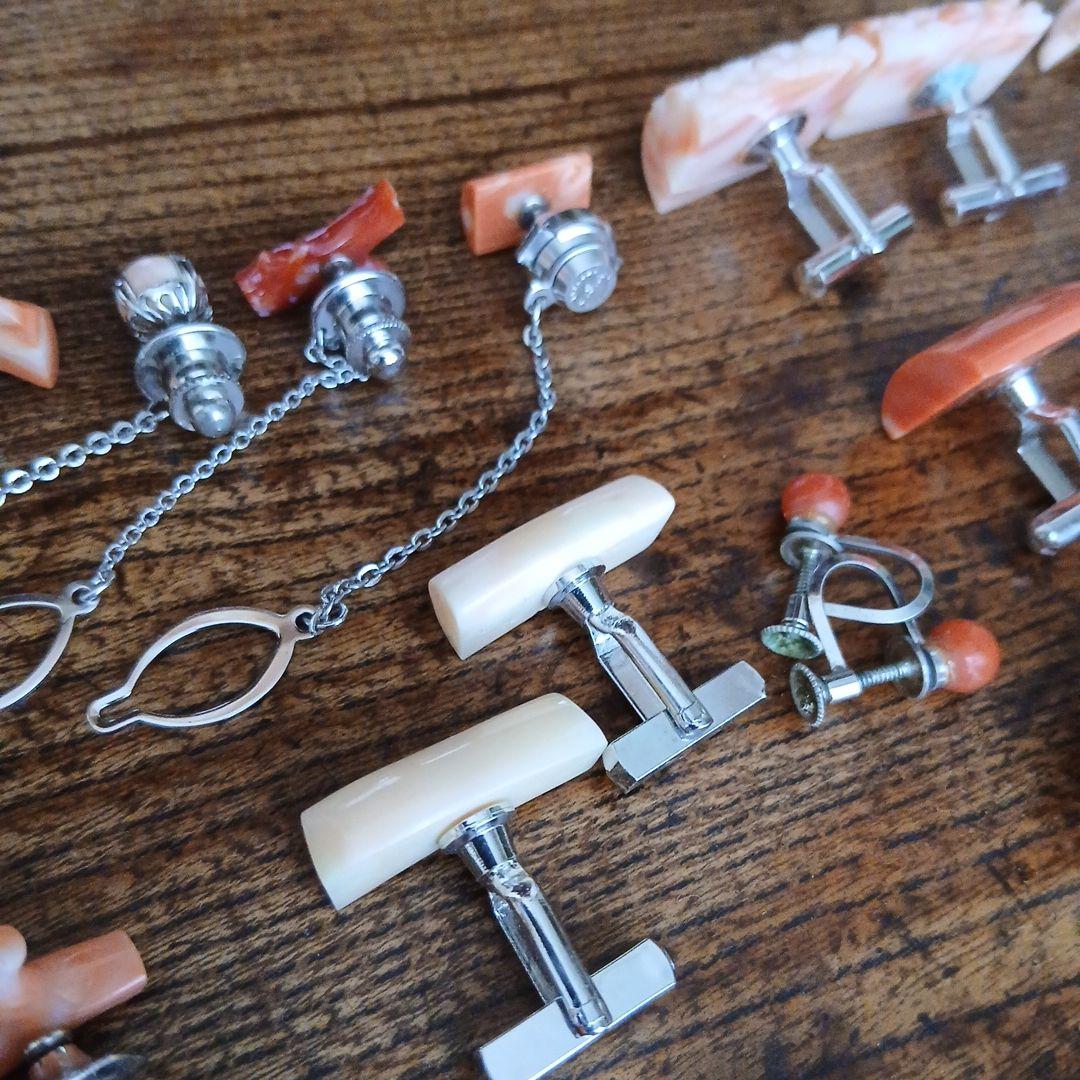 パーツ取り用！珊瑚飾り付きカフス、アクセサリーまとめて ジャンク リメイクサンゴ