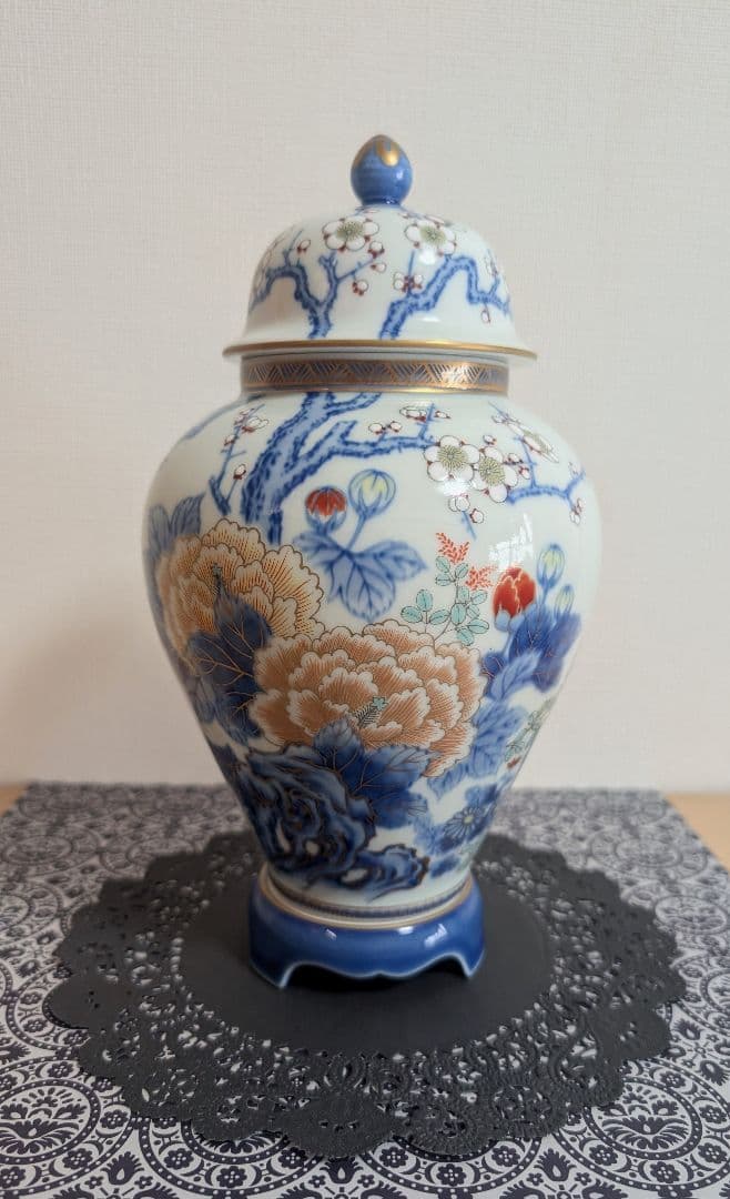 深川製磁　飾壷　蓋付き