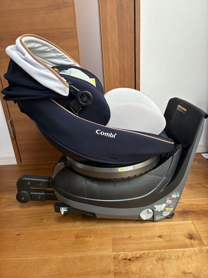 【美品】コンビ　チャイルドシート　クルムーブスマートisofix JL-590