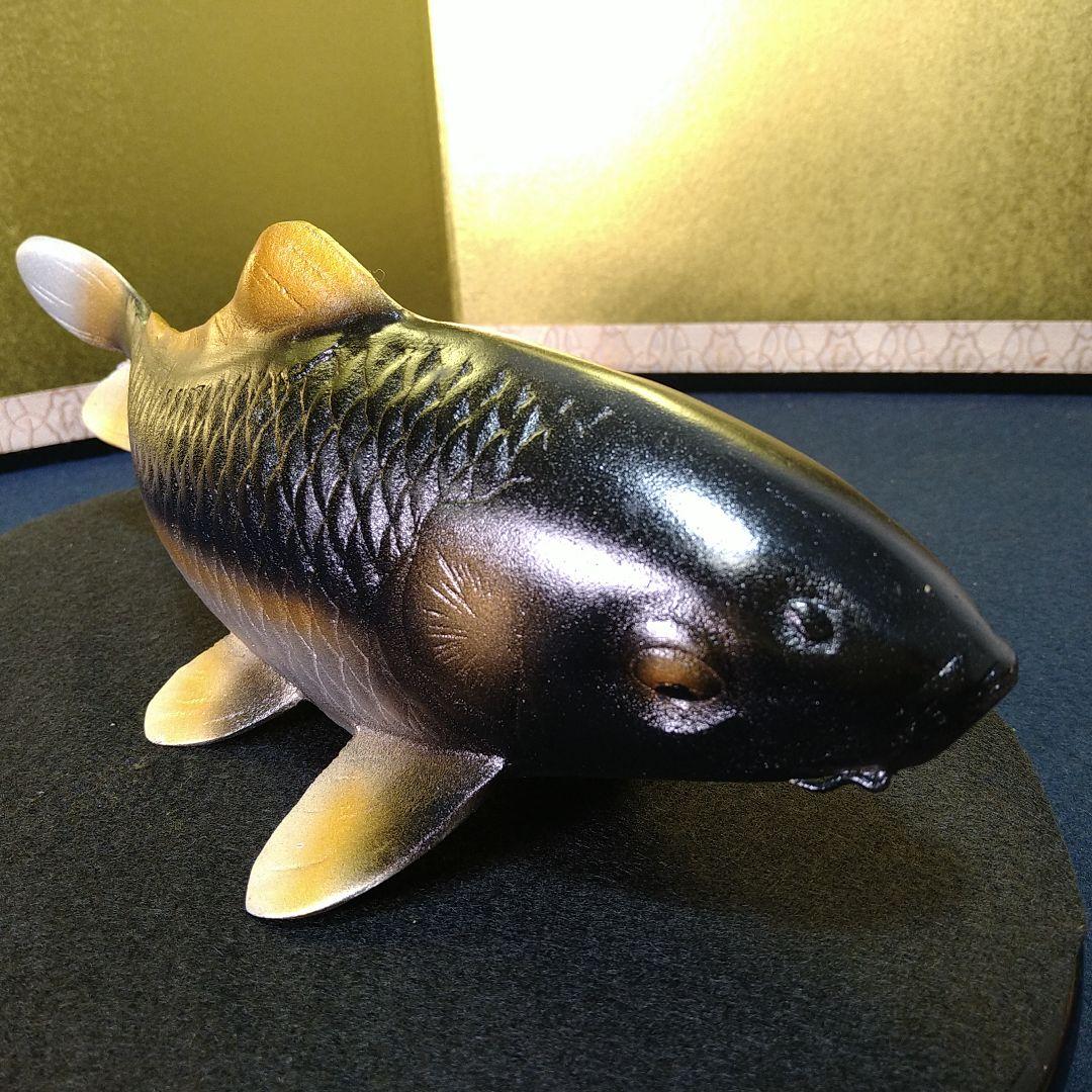 AH68 金属工芸 双鯉 寿山 豊 置物 オブジェ鯉 飾り台付 黒