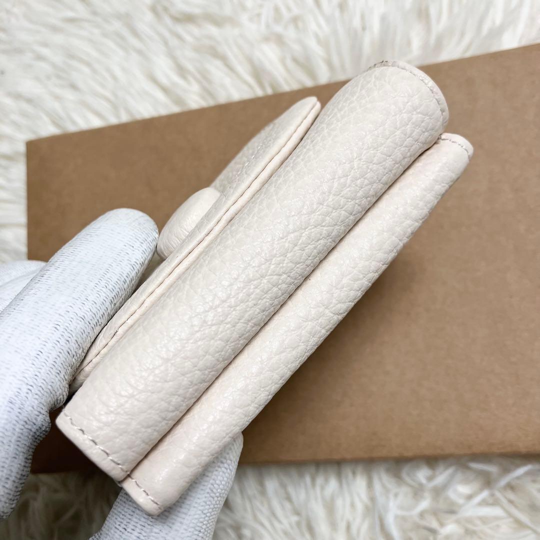 未使用✨ ジルスチュアート ルナティ がま口 トリフォールド