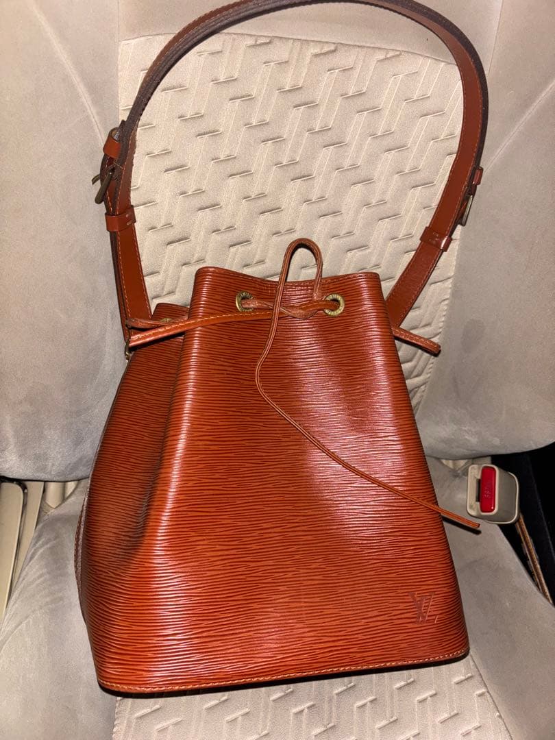 ルイヴィトン　エピ　オレンジ レザー バケツ型 ショルダーバッグ