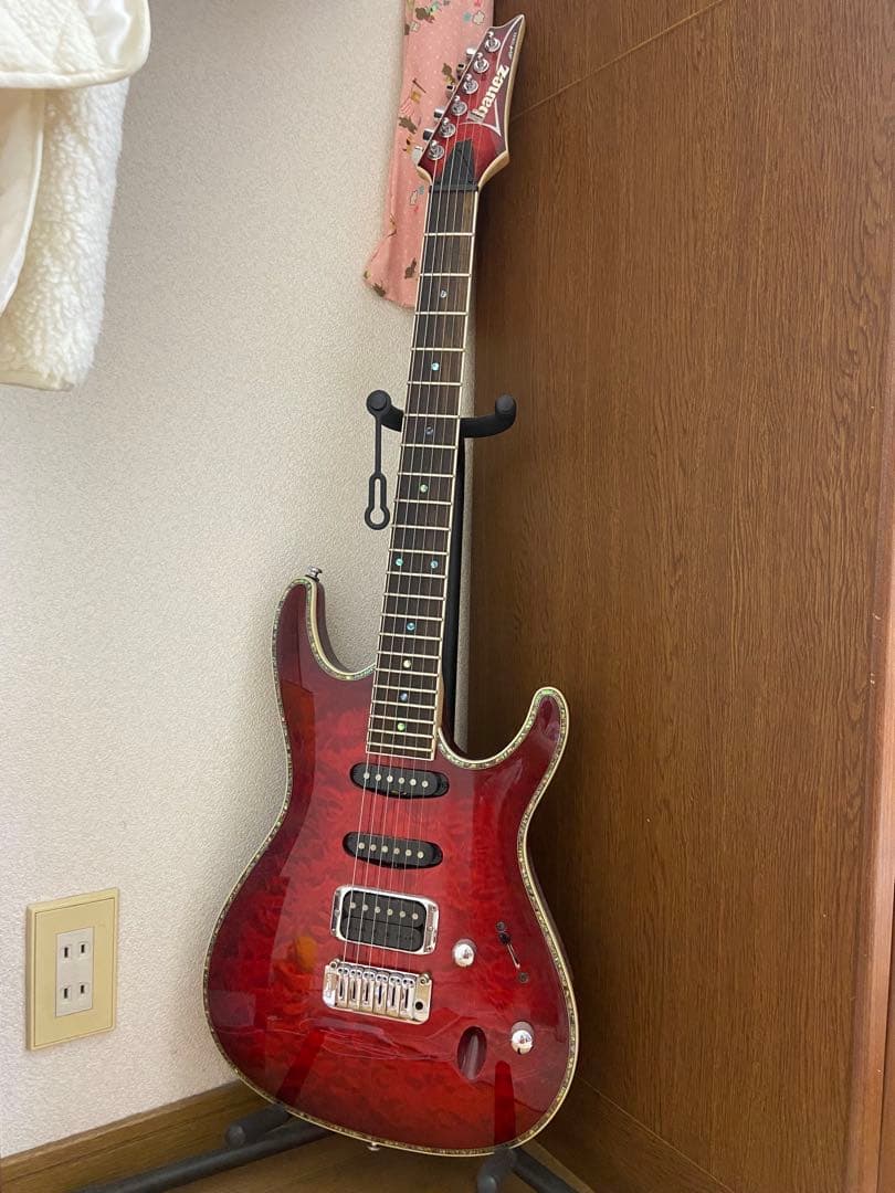 Ibanez レッドエレキギター
