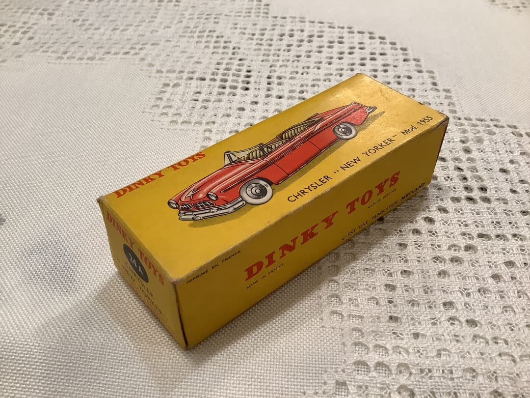 美品レア　DINKY TOYS CHRYSLER NEW YORKER ミニカー