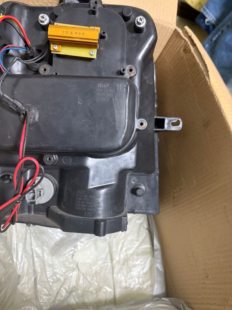 LEDヘッドライト エブリィRETZ ライツ　da64