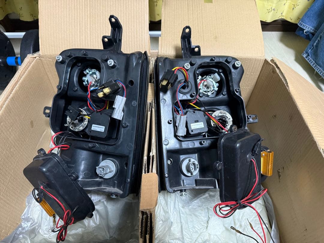 LEDヘッドライト エブリィRETZ ライツ　da64