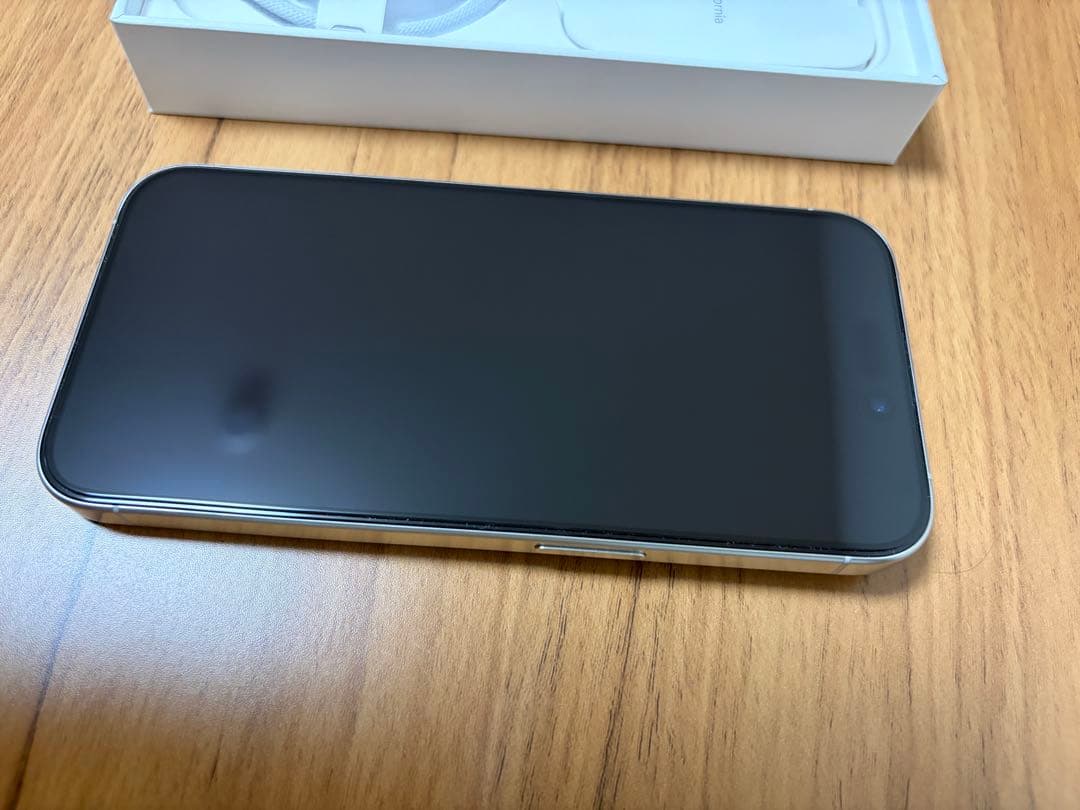 【お値下げ】iPhone15pro 128GB Simフリー ホワイトチタニウム