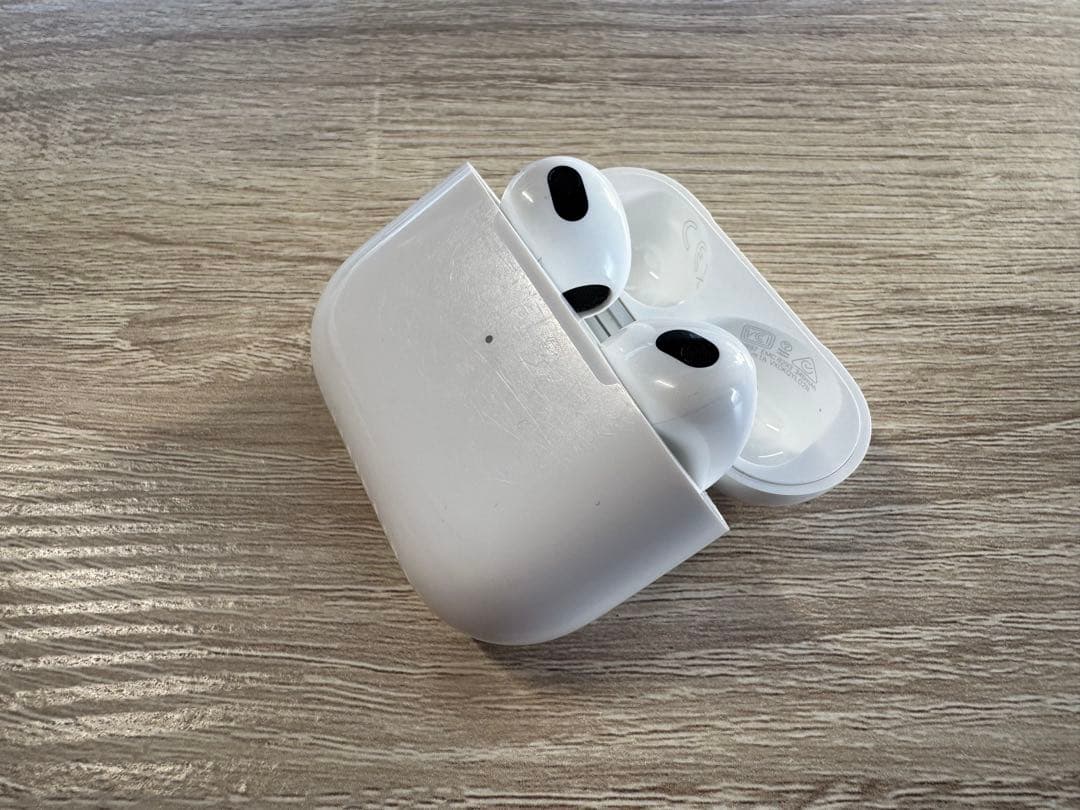 Apple AirPods（第3世代）充電ケース付 A2897 美品