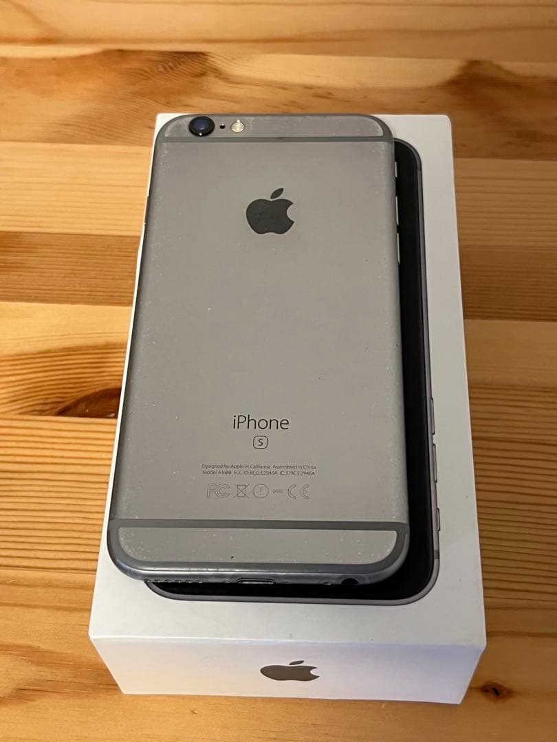 Apple iPhone 6s スペースグレー 本体