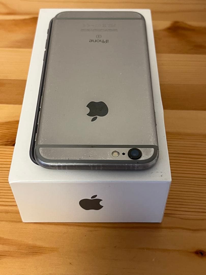 Apple iPhone 6s スペースグレー 本体