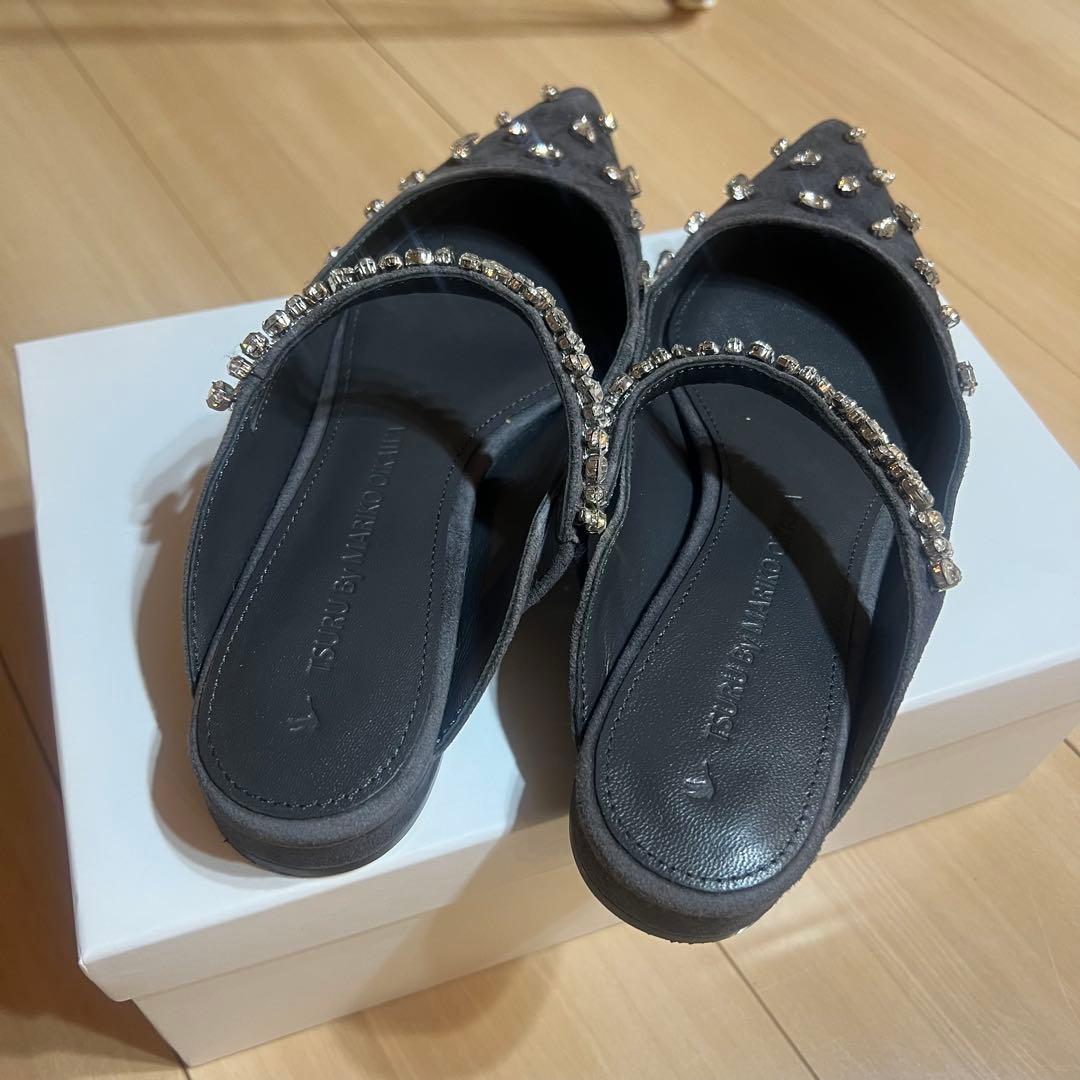 ツルバイマリコオイカワ ビジューフラットミュール