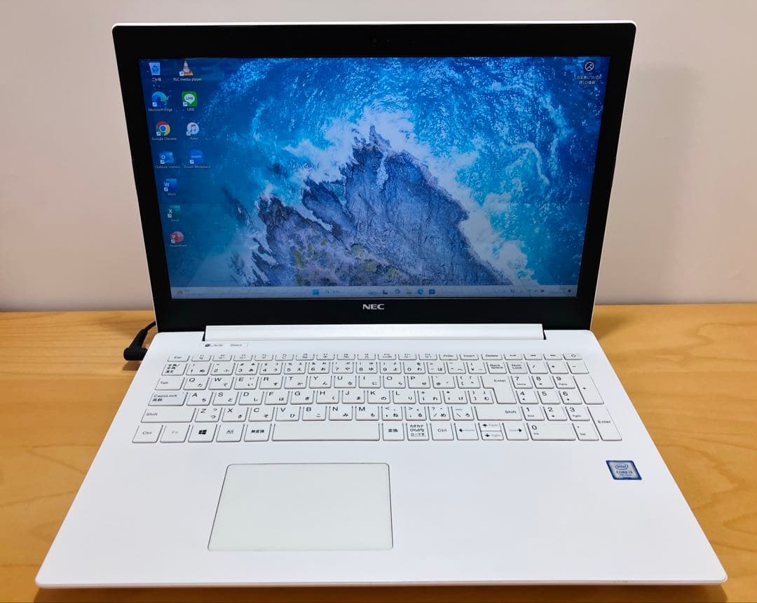 【美品】ノートパソコン　COREi3/SSD256/メモリ8/カメラ/オフィス