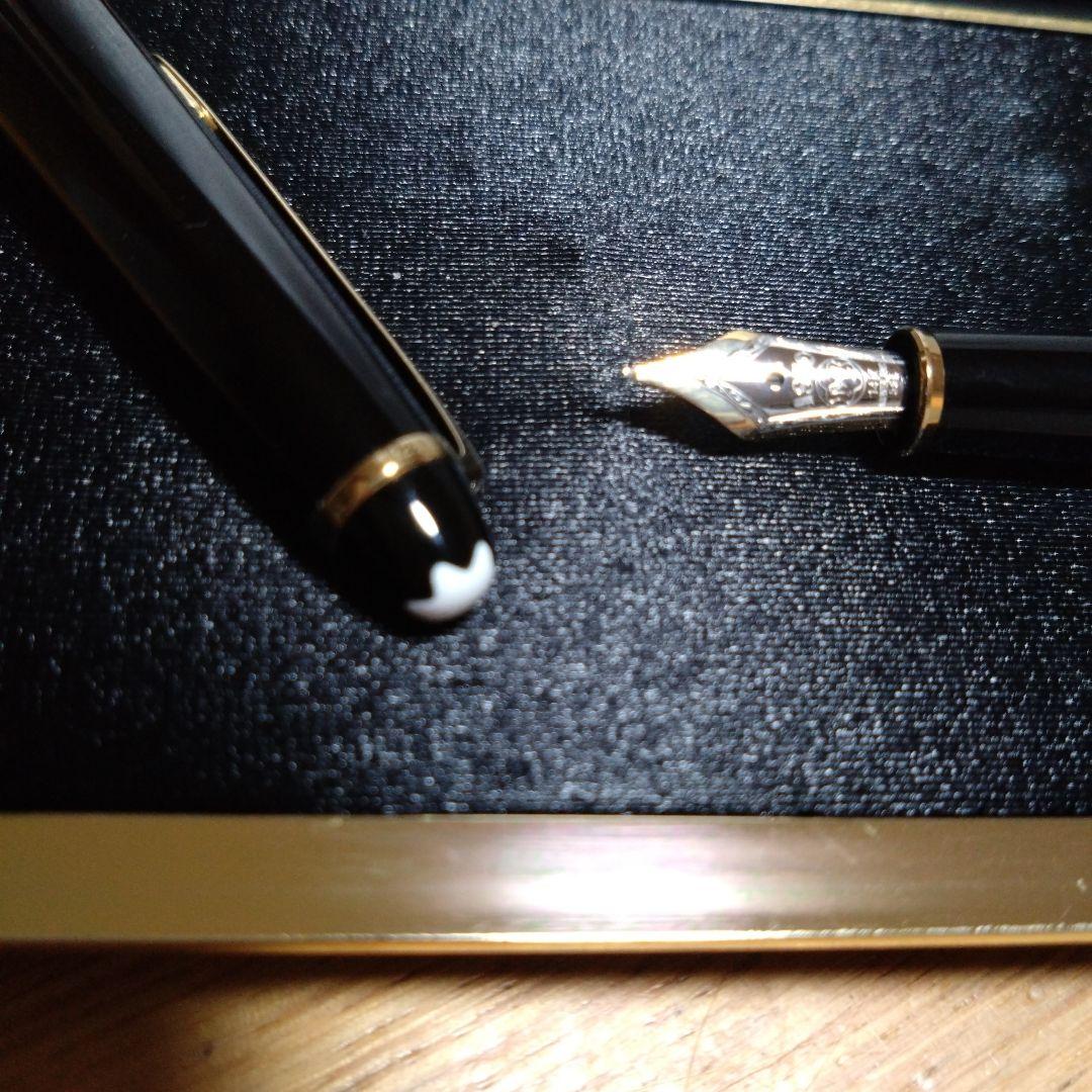 未使用Montblanc 万年筆 黒 専用ケース付き