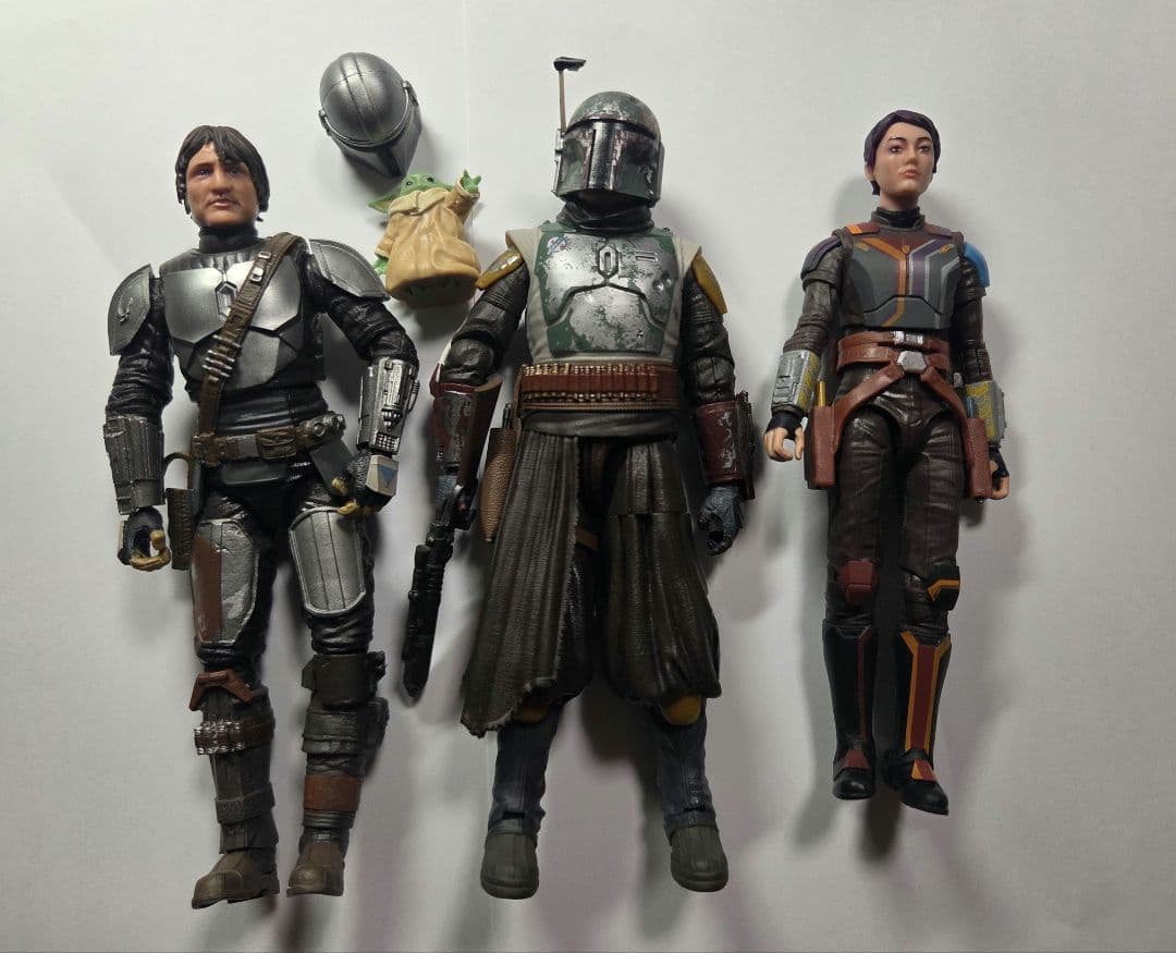 スターウォーズ　フィギュア３体セット　サビーヌ　ボバ　マンダロリアン　ブラック