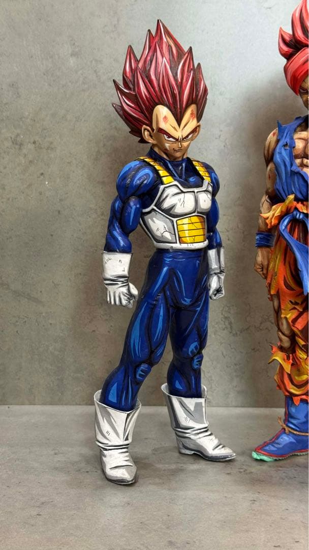 ドラゴンボール ベジータ と孫悟空フィギュア　2体セット赤