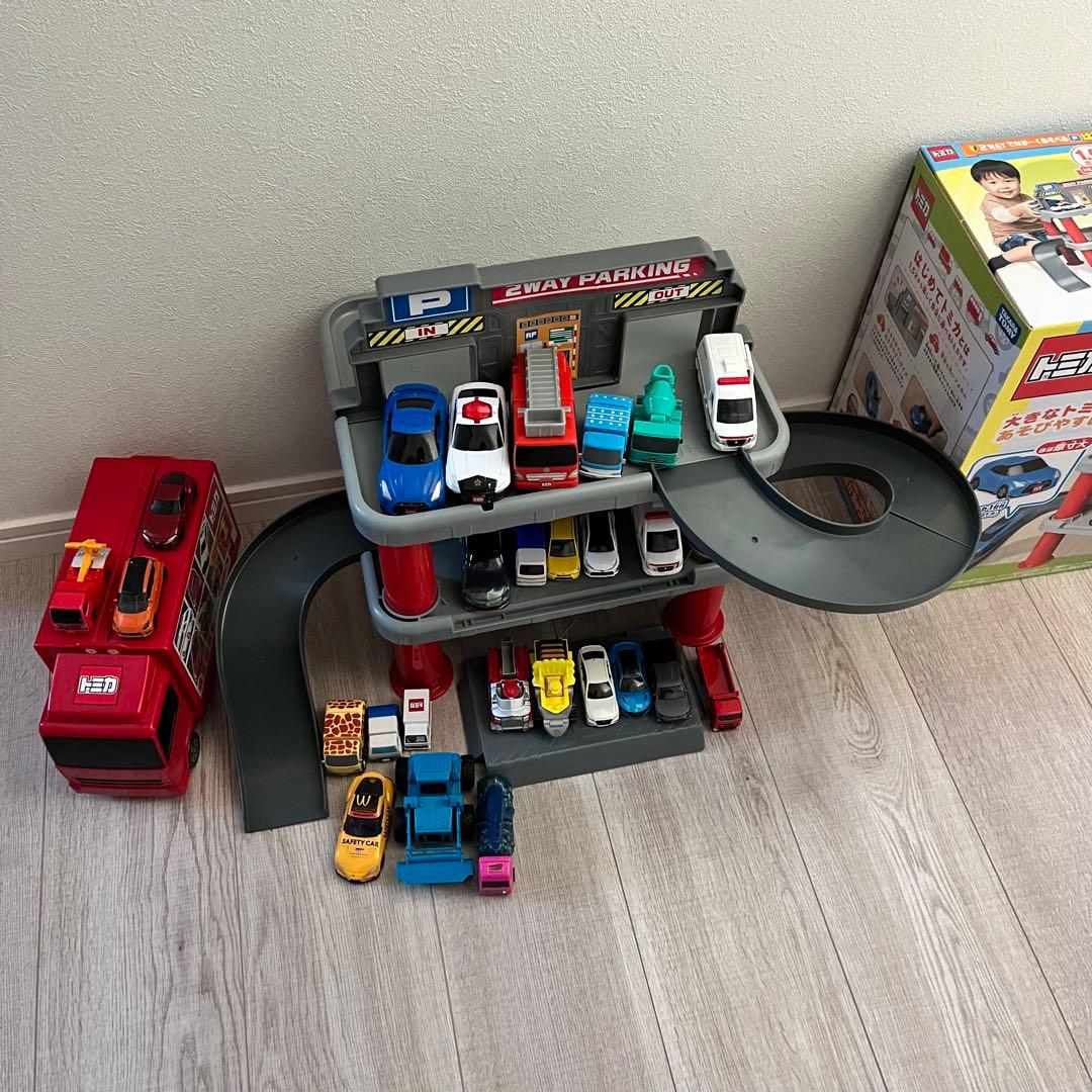 はじめてトミカ　ちゅうしゃじょうセット　2WAY PARKING まとめ売り