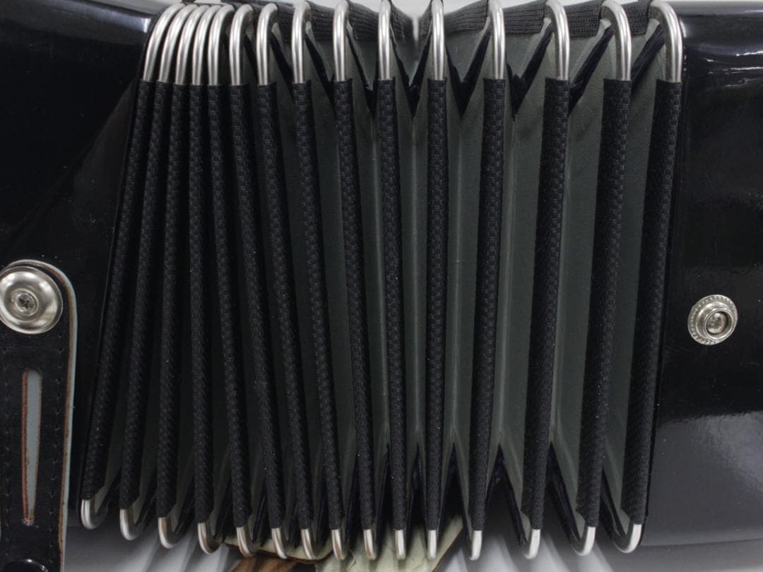 ▲YAMAHA/ヤマハ アコーディオン 34鍵盤 8905 ケース付き