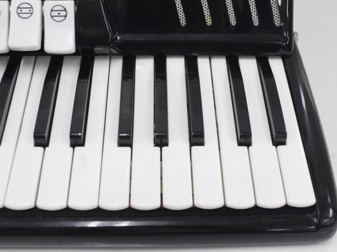 ▲YAMAHA/ヤマハ アコーディオン 34鍵盤 8905 ケース付き