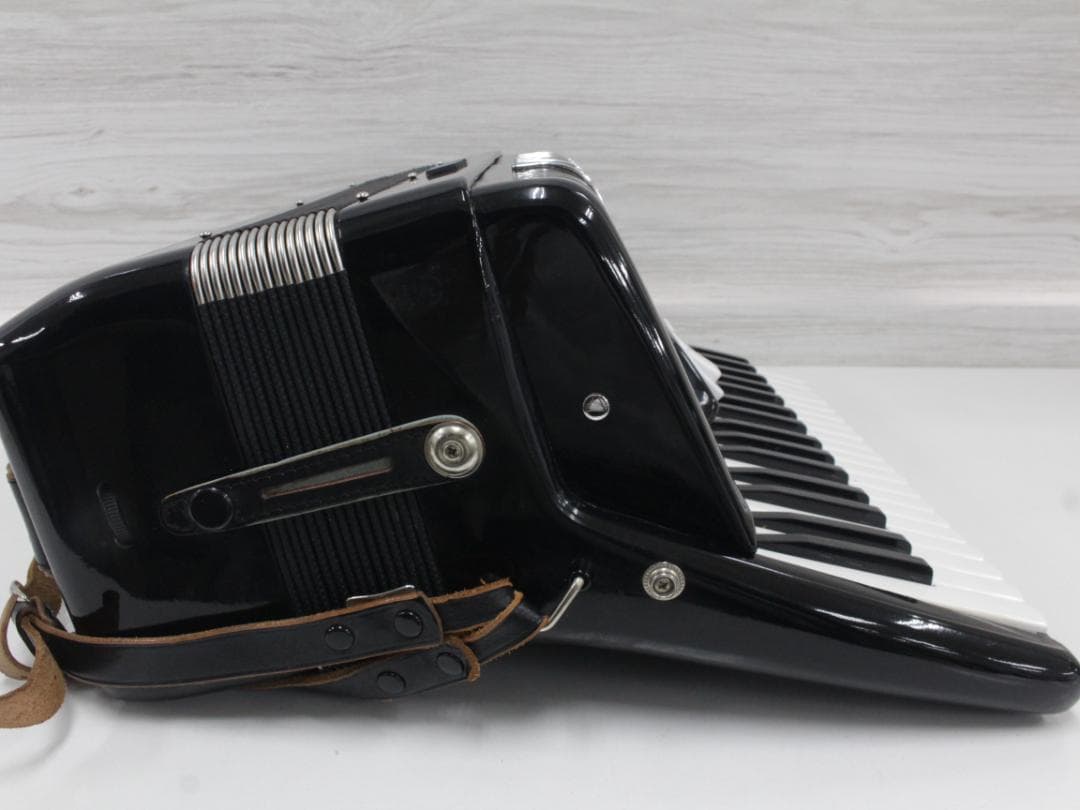 ▲YAMAHA/ヤマハ アコーディオン 34鍵盤 8905 ケース付き