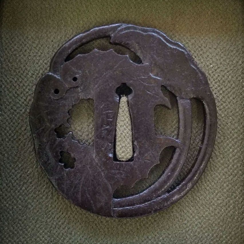 在銘　信家　蕗の葉　鐔　変わり形　蓮　蕗　鐔　刀装具　時代武具　日本刀　居合