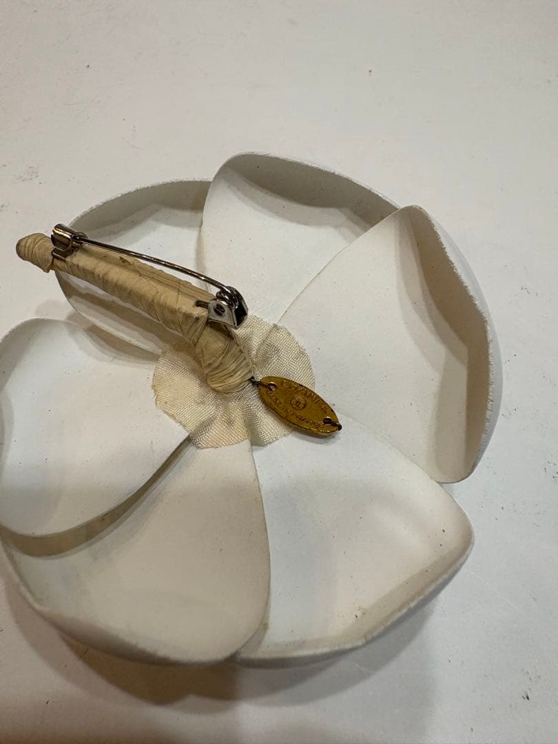 シャネル☆カメリア　コサージュ　ブローチ　ヴィンテージ　オフホワイト レア