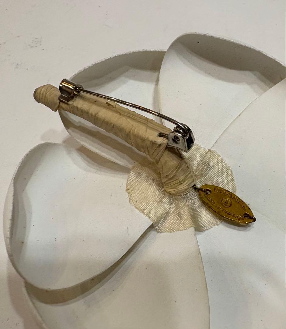 シャネル☆カメリア　コサージュ　ブローチ　ヴィンテージ　オフホワイト レア