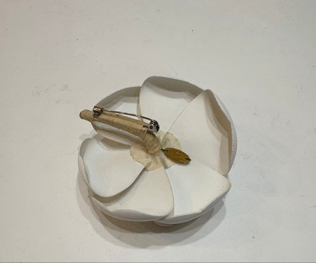 シャネル☆カメリア　コサージュ　ブローチ　ヴィンテージ　オフホワイト レア