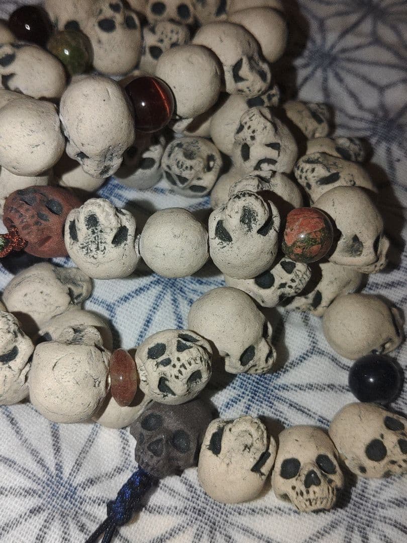 辰巳又助　陶器　髑髏数珠