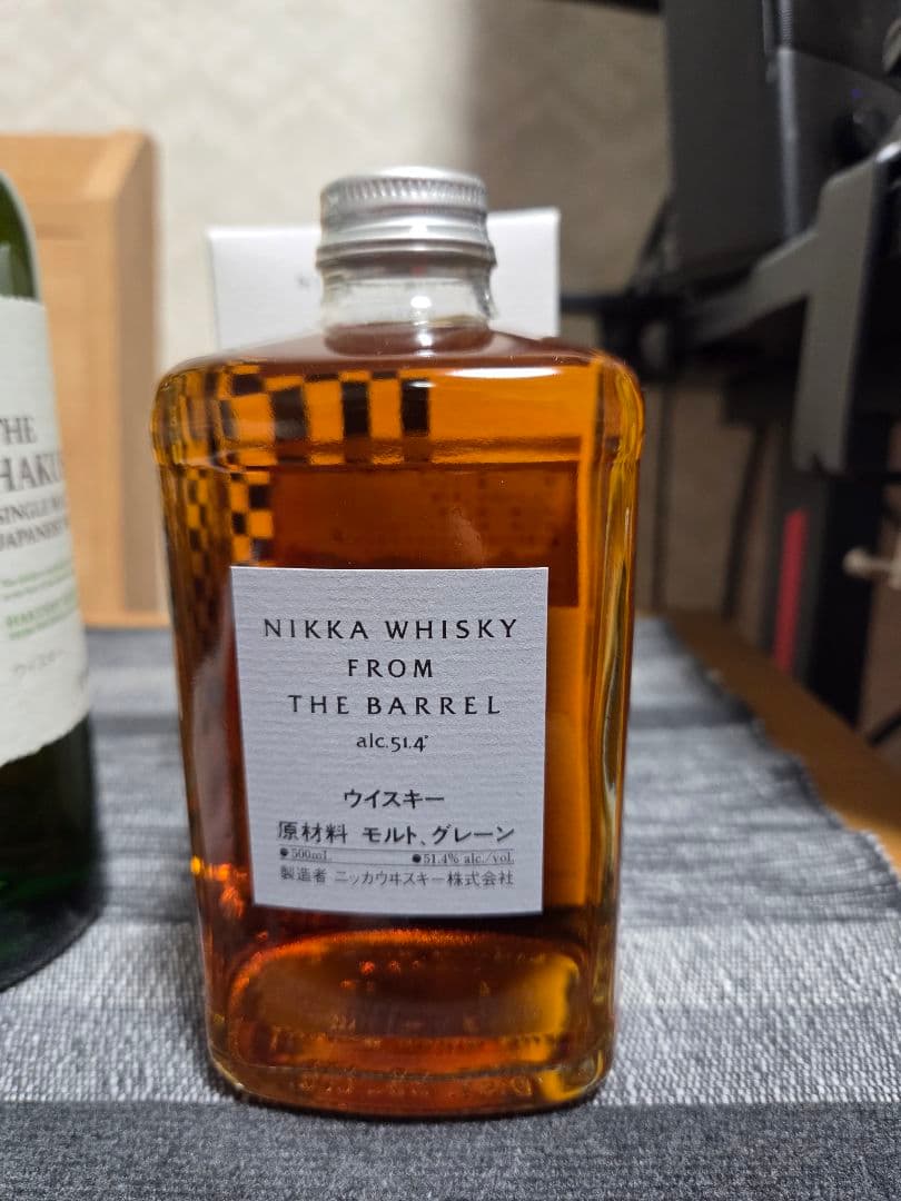 白州NVとフロム・ザ・バレル90thカートン付きのセット