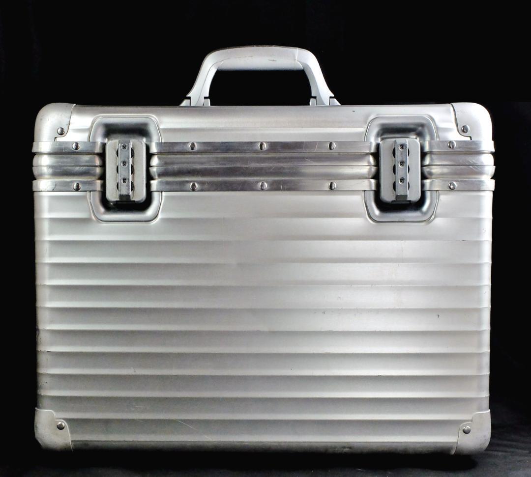 リモワ 950.50 TOPAS『パイロット・ケース』（ラージスリム) 33L