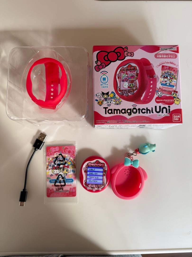 Tamagotchi Uni サンリオ　キティ
