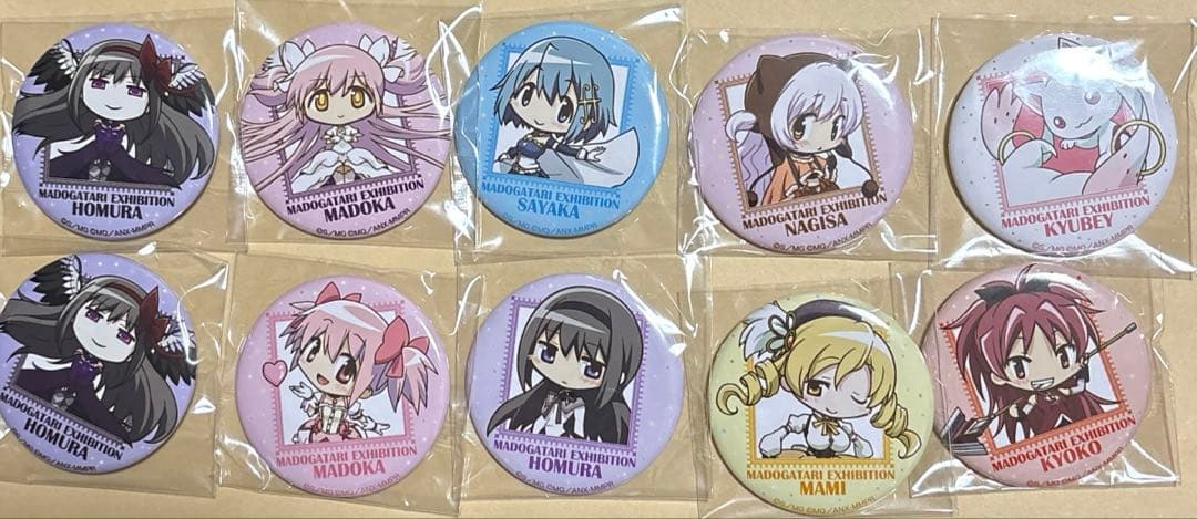 MADOGATARI展　魔法少女まどか☆マギカ　物語シリーズ　缶バッジ