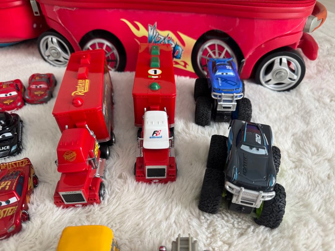 カーズ ミニカーケース ライトニング・マックイーン 約41台付き