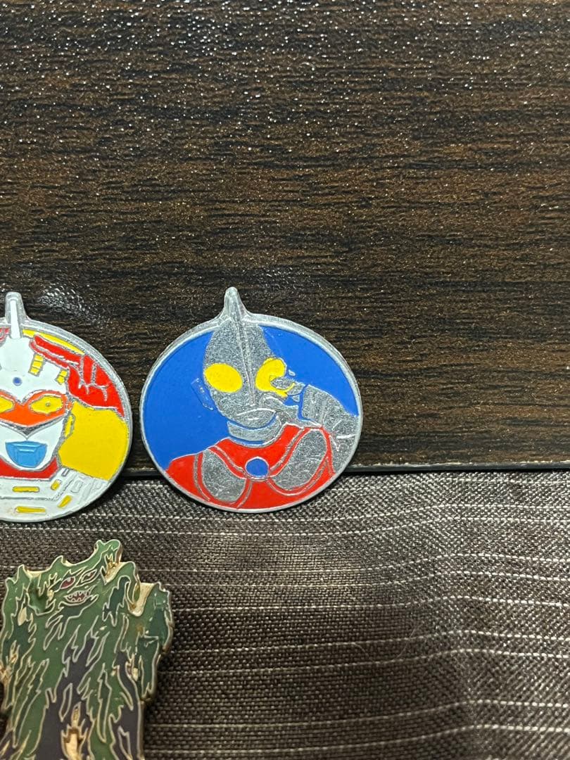 昭和の宝物 ウルトラマン シリーズピンバッジ