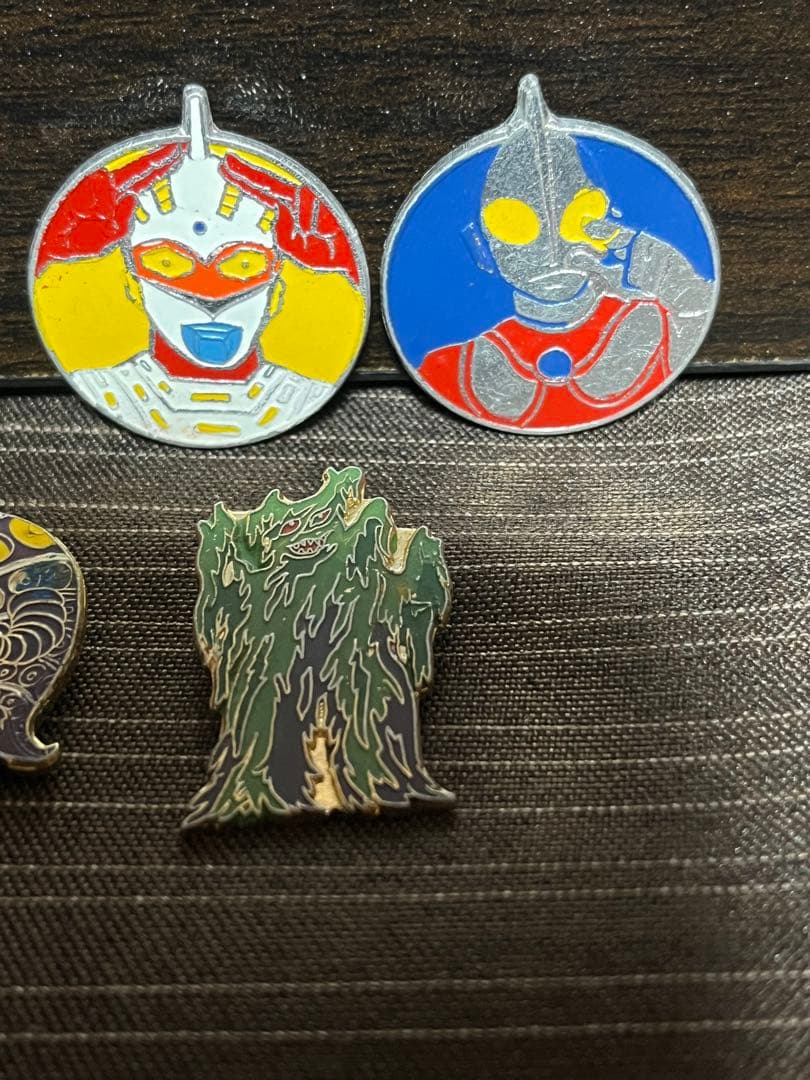昭和の宝物 ウルトラマン シリーズピンバッジ