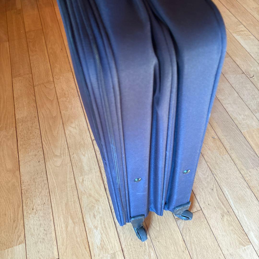 半分の厚みで収納できるソフトキャリーケース　XL