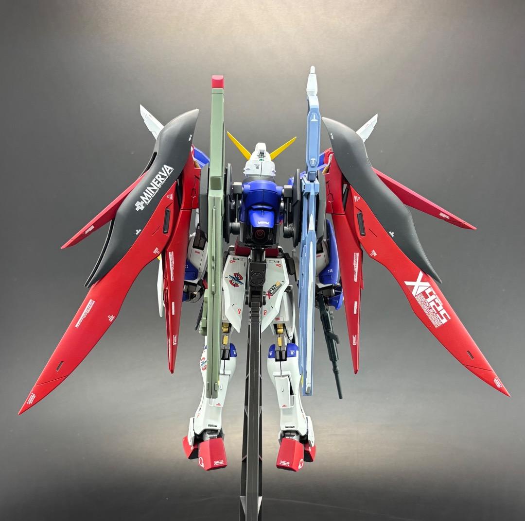 【塗装完成品】MG 1/100 デスティニーガンダム