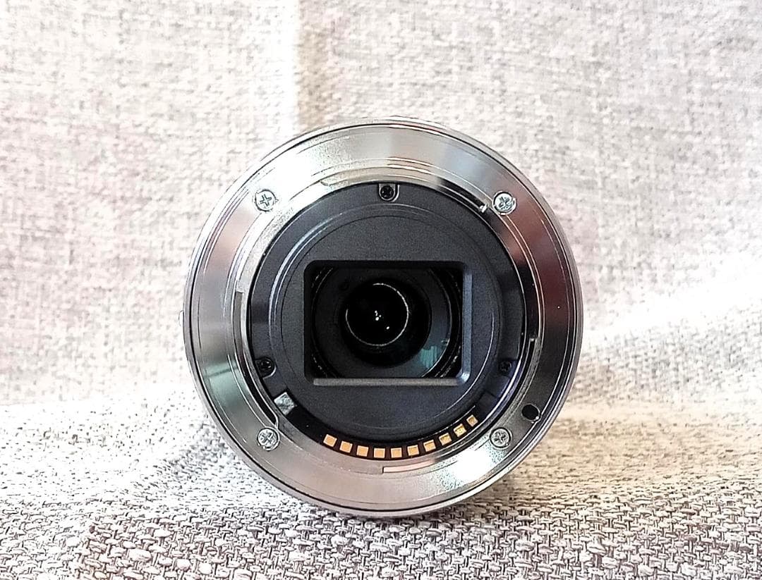 ソニー　望遠ズーム　 E 55-210mm OSS　美品[ 完動品 ]