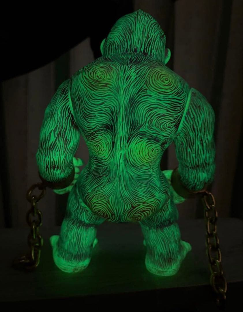 シカルナ工房　巨猿　ワンオフ塗装　蓄光