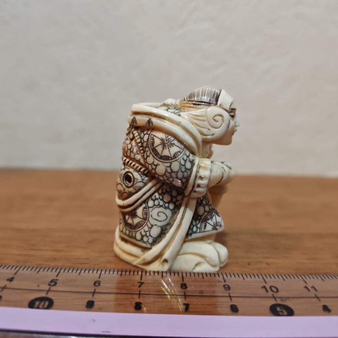 時代提物 七福神根付 天然素材 在銘【毘沙門天】高さ約4.8cm 重さ約32ｇ