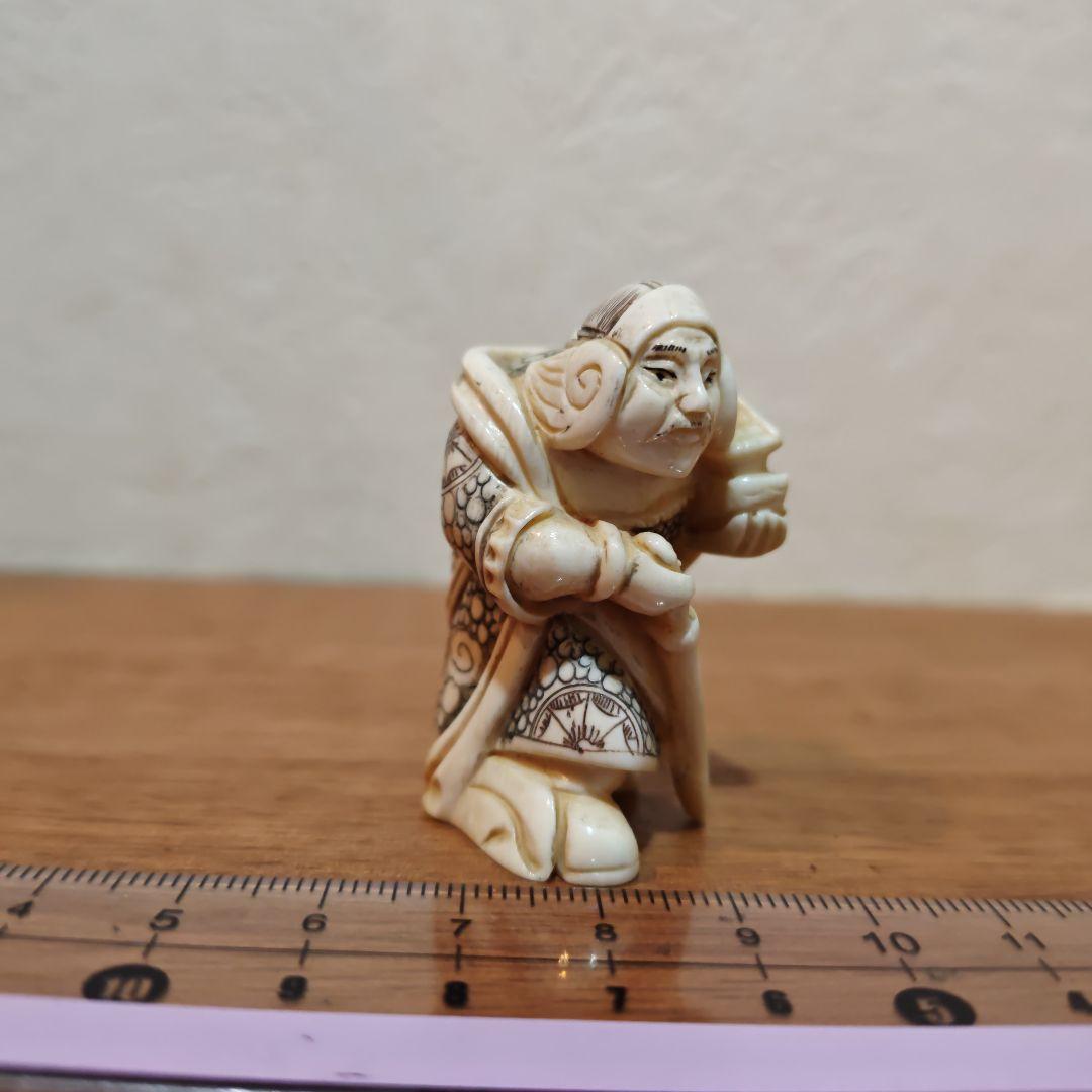 時代提物 七福神根付 天然素材 在銘【毘沙門天】高さ約4.8cm 重さ約32ｇ