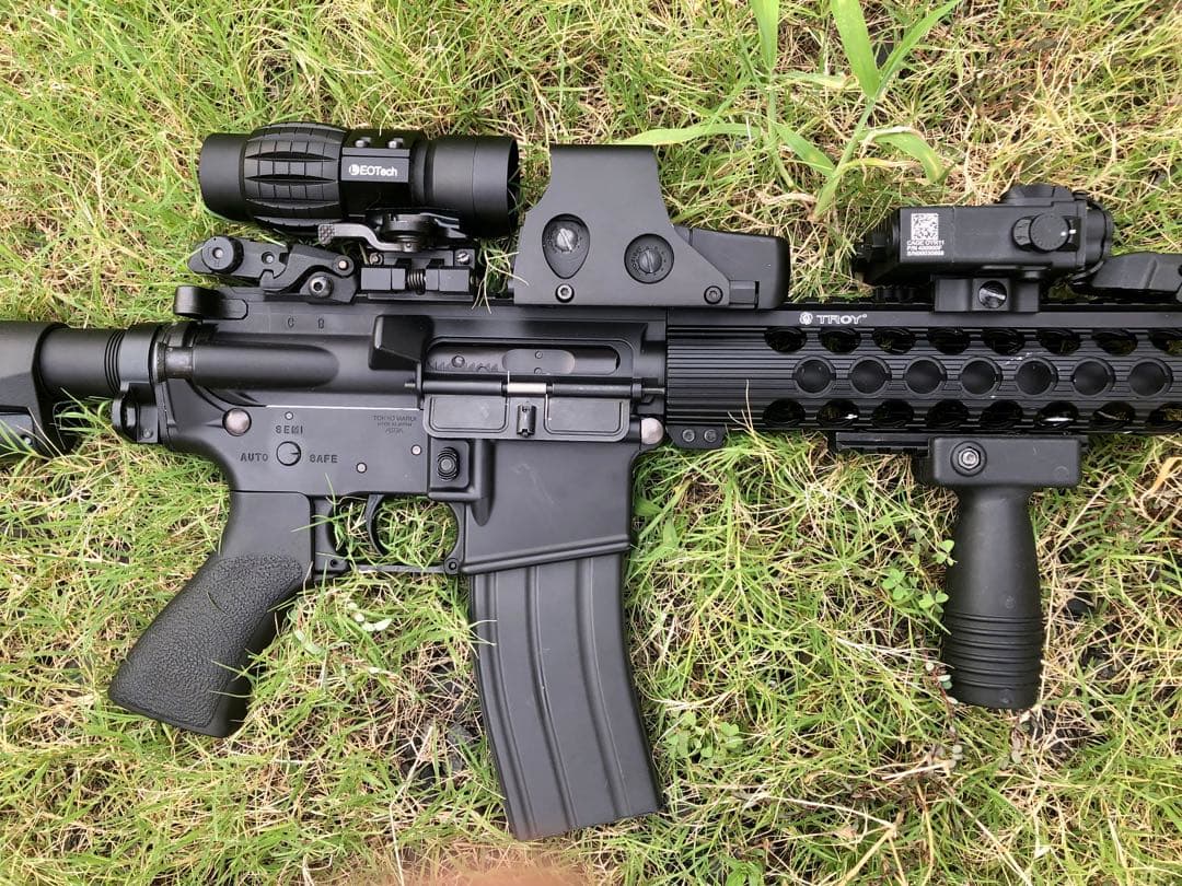 東京マルイ　ガスブローバックライフル　M4A1MWS 外装カスタム　マガジン6本