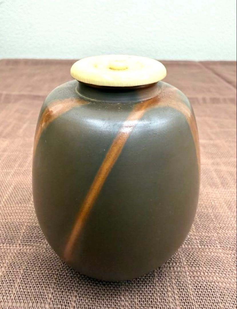 小西陶古　備前茶入　共箱　笹蔓緞子　備前焼　伊部　美品