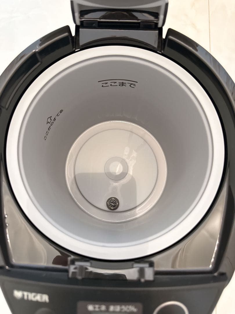 【極美品】タイガー PIQ-G220 電気ポット 2.2L クールブラック