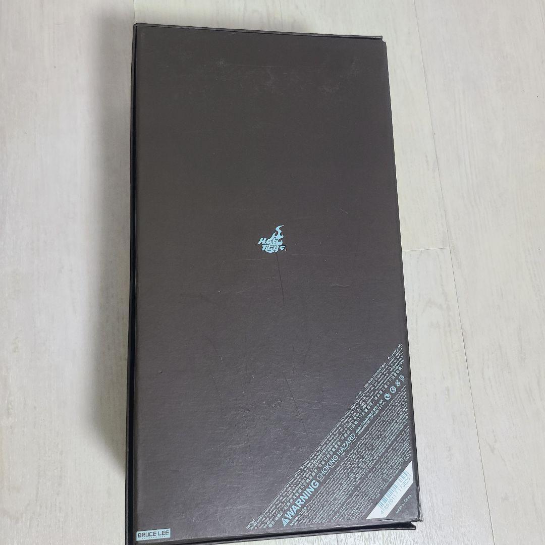 HOTTOYS　ホットトイズ　ブルース・リー スーツ　Ｖｅｒ．1/6　フィギュア