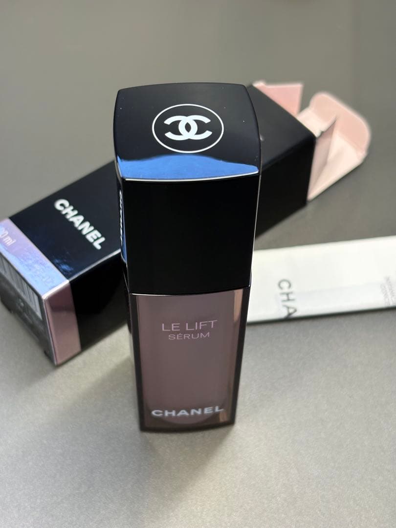 【新品，未使用】CHANEL✨LE LIFT SERUM✨30ml✨No1561