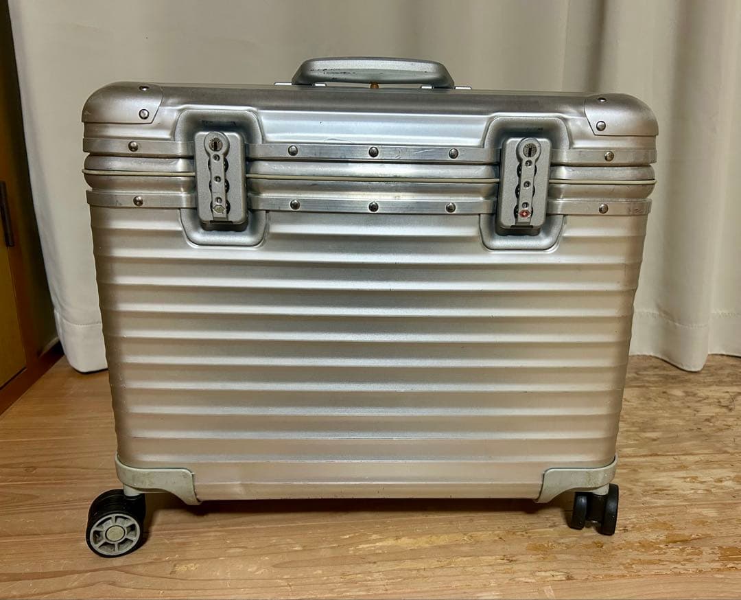 ✨【値下げ】リモワ　トパーズ　パイロット　4輪　トローリー　機内持込